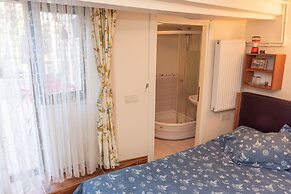 Orhan Kutbay'in Evi Turyolu Cafe Pansiyon