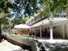 Balneario de Alicún de las Torres