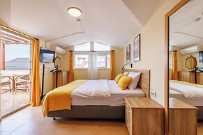 Ten Apart Hotel
