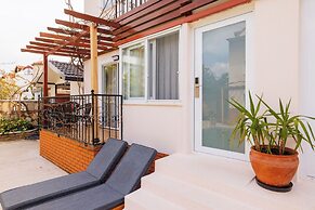 Ten Apart Hotel