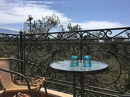 Ai - Helis Resort Hotel