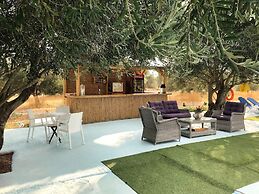 Ai - Helis Resort Hotel