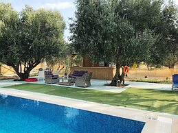 Ai - Helis Resort Hotel