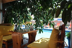 Oya Boutique Hotel & Suites