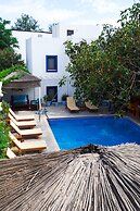 Oya Boutique Hotel & Suites