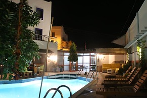 Oya Boutique Hotel & Suites