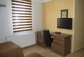 Yunus Hotel