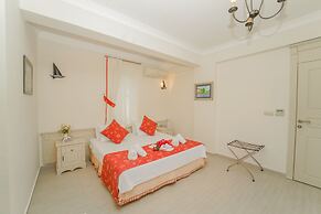 Alacati Marina Palace Otel