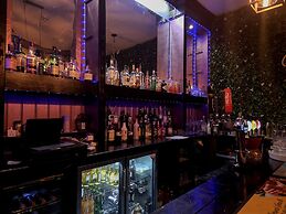 Crown Hotel Stone