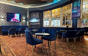 Crown Hotel Stone