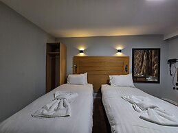 Crown Hotel Stone