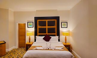 Crown Hotel Stone