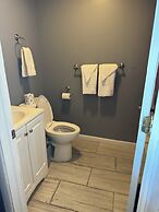 12 Ashworth Ave