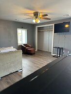12 Ashworth Ave