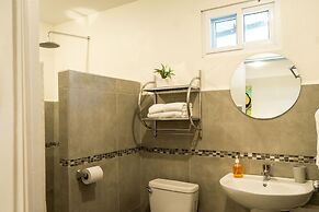 Terida Airport B&B