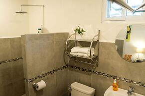 Terida Airport B&B