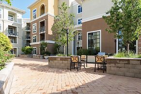 Global Luxury Suites Baypointe Station