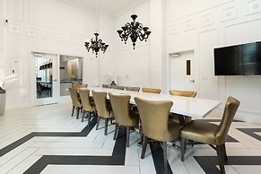 Global Luxury Suites Baypointe Station