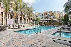 Global Luxury Suites Baypointe Station