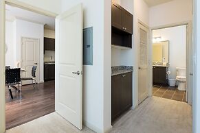 Global Luxury Suites Baypointe Station