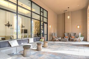 Global Luxury Suites Baypointe Station