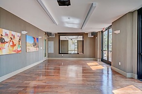 Global Luxury Suites Baypointe Station