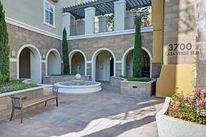 Global Luxury Suites Baypointe Station