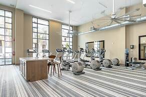 Global Luxury Suites Baypointe Station