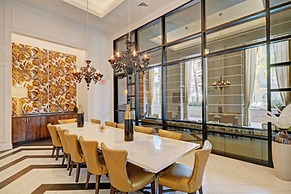 Global Luxury Suites Baypointe Station