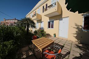 Point Twins Apartments