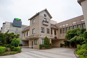 Leesing Motel