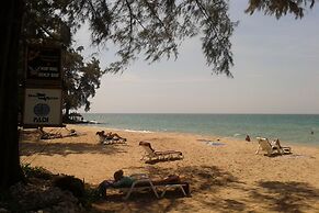 Lanta Castaway Beach Resort