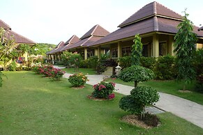 Lanta Castaway Beach Resort