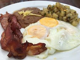 Lanta Castaway Beach Resort