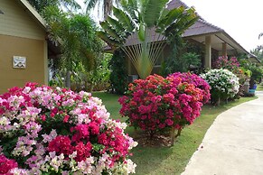 Lanta Castaway Beach Resort