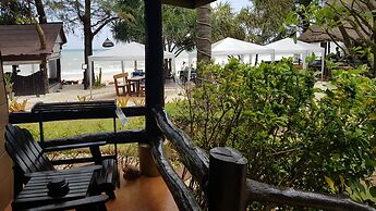 Lanta Castaway Beach Resort