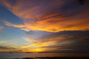 Lanta Castaway Beach Resort