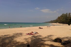 Lanta Castaway Beach Resort