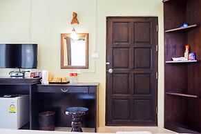 Lanta Castaway Beach Resort