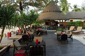 Lanta Castaway Beach Resort