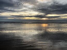 Noble House Beach Resort