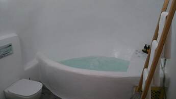 Akron Cliff Suite