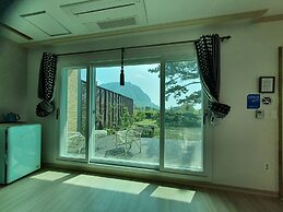 Wind Jeju Cafe & Pension
