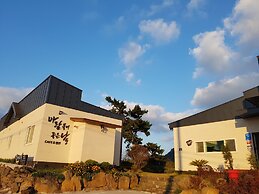 Wind Jeju Cafe & Pension