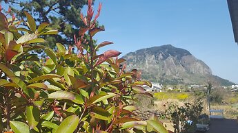 Wind Jeju Cafe & Pension