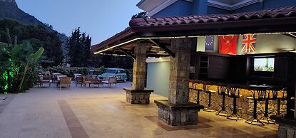 Antas Deluxe Apartments