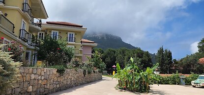 Antas Deluxe Apartments