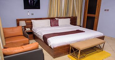 Triple Hill Hotel