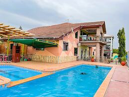 Triple Hill Hotel