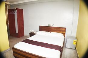 Triple Hill Hotel